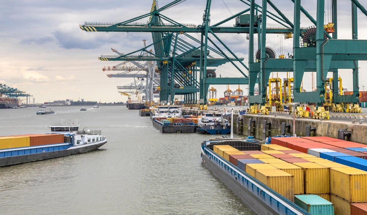 busy port of antwerp wv8zqpy 1.jpg