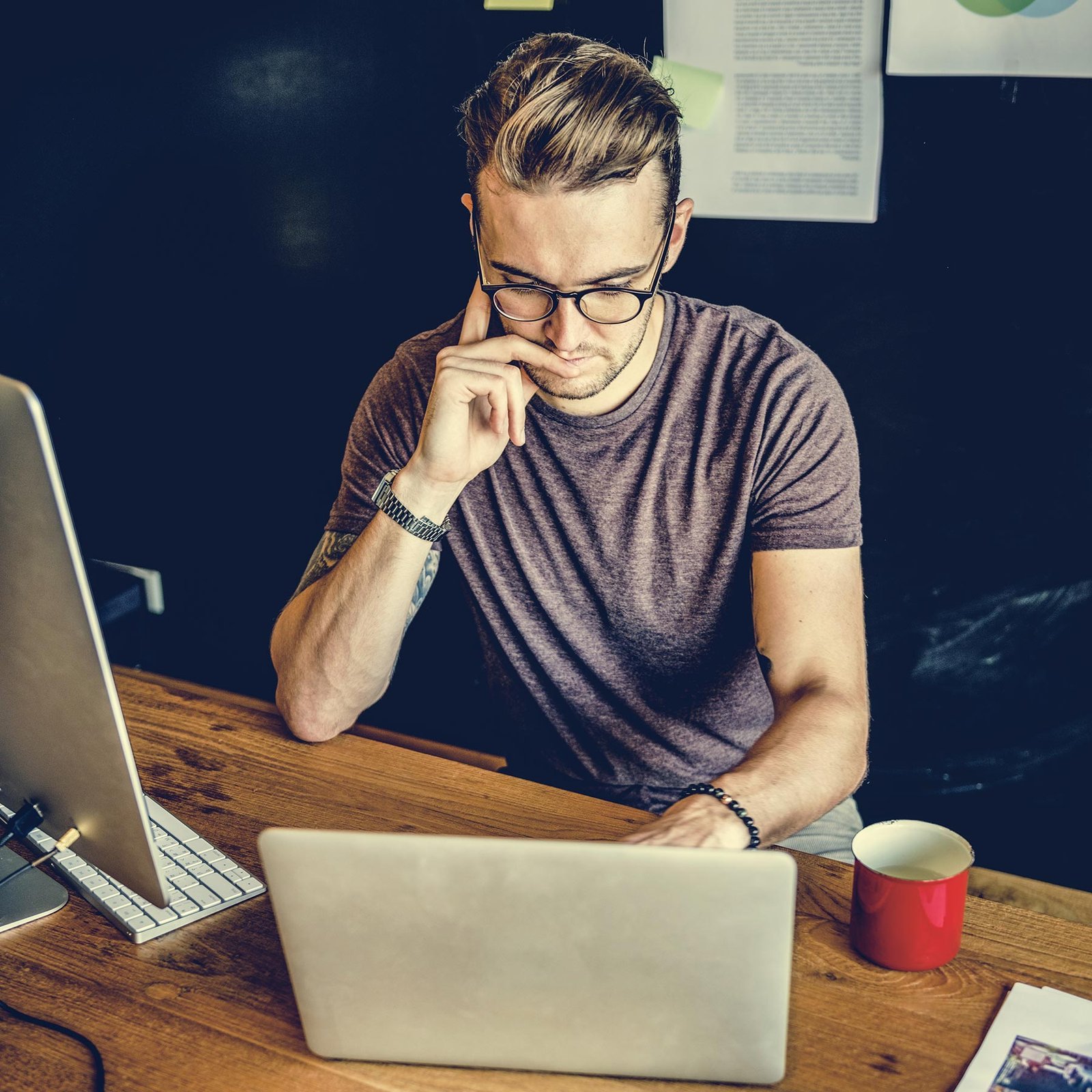 man busy photographer editing home office concept pwseswa 1.jpg